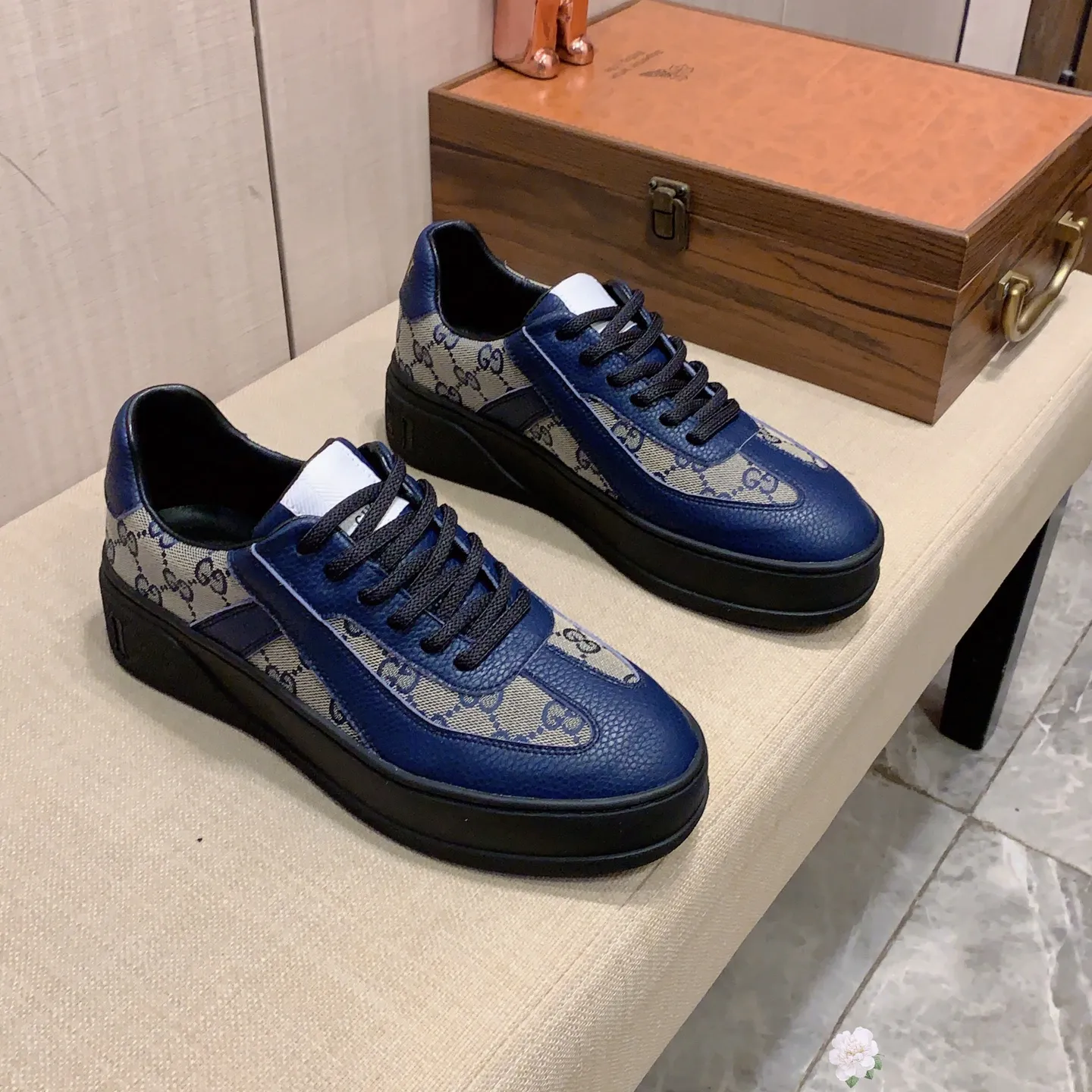 Men's men's shoes💰420💰💰🎩🎩[Lightning][Lightning] "GUCCI*" The latest and most popular casual sports shoes, top brand [seduce] luxury ~ purchasing agent, top quality ~. [Strong] The upper is made of imported breathable cowhide with material ➕ breathable sheepskin feet (•) and fine workmanship. The original stylish and stylish soft rubber wear-resistant and non-slip outsole is light and comfortable on the feet. The real thing looks better when photographed in person. 012: code: 38-44, can be customized to 45, 3️⃣ colors are available